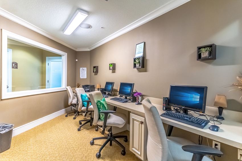 Fountains At Falkenburg Apartments, 4409 Tuscany Glen Circle, Tampa, FL